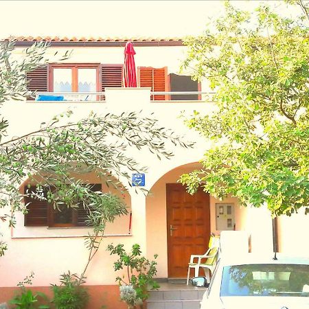 Apartmani Mia Ližnjan Exteriör bild