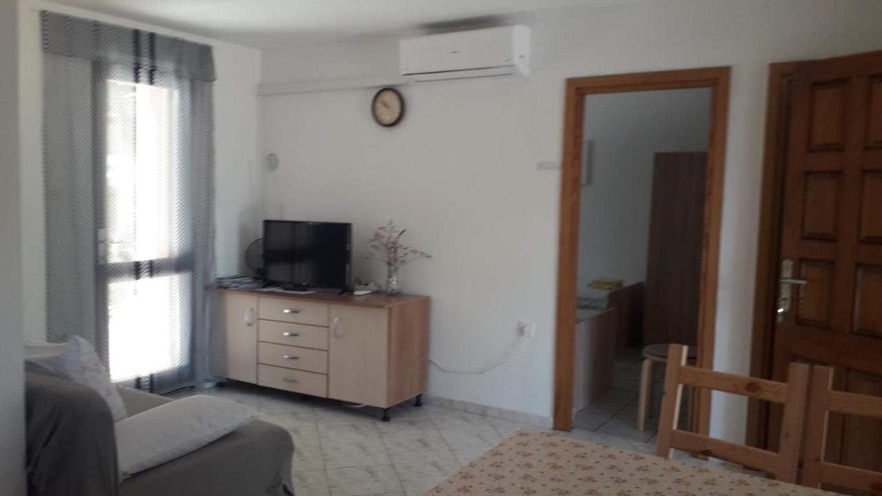 Apartmani Mia Ližnjan Exteriör bild