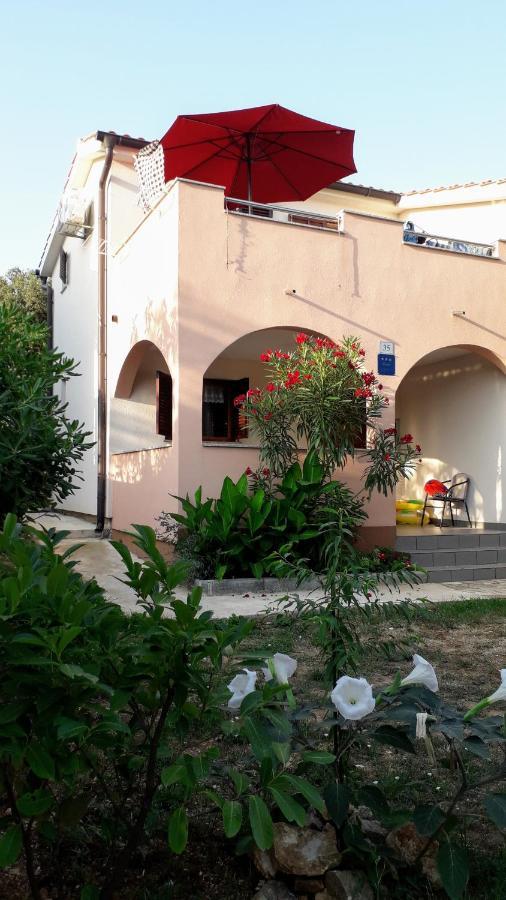 Apartmani Mia Ližnjan Exteriör bild