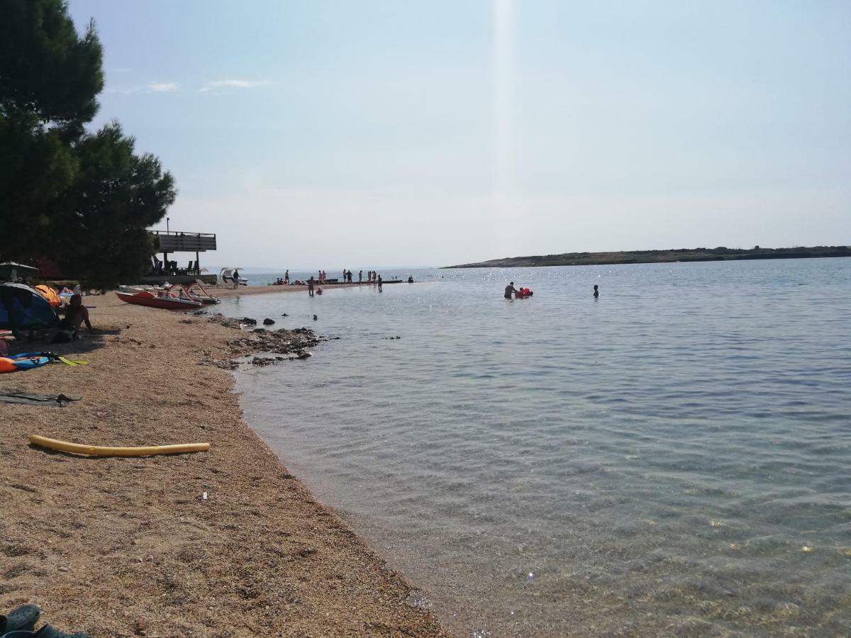 Apartmani Mia Ližnjan Exteriör bild