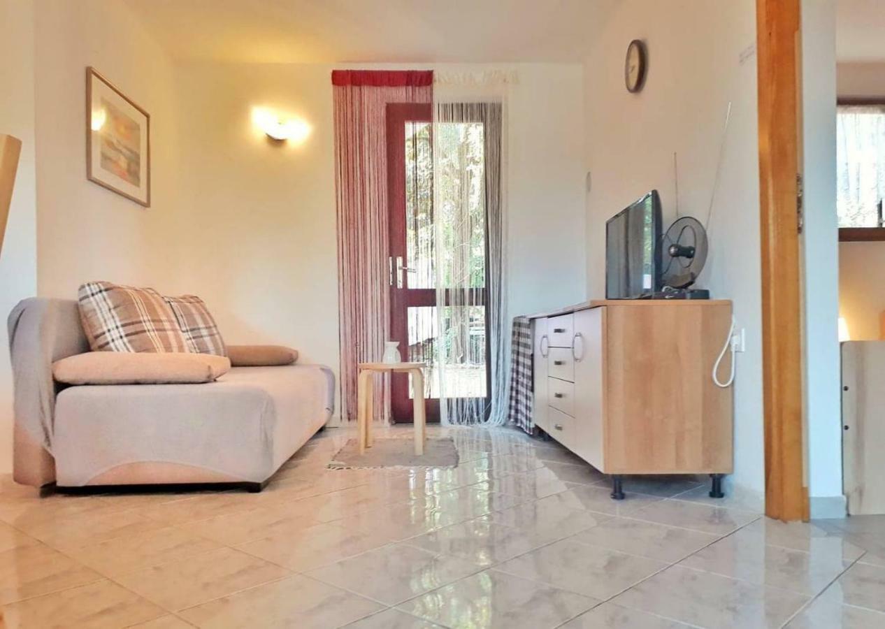 Apartmani Mia Ližnjan Exteriör bild