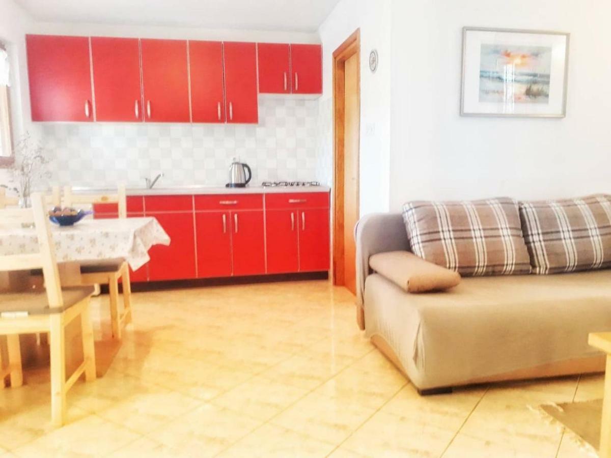 Apartmani Mia Ližnjan Exteriör bild