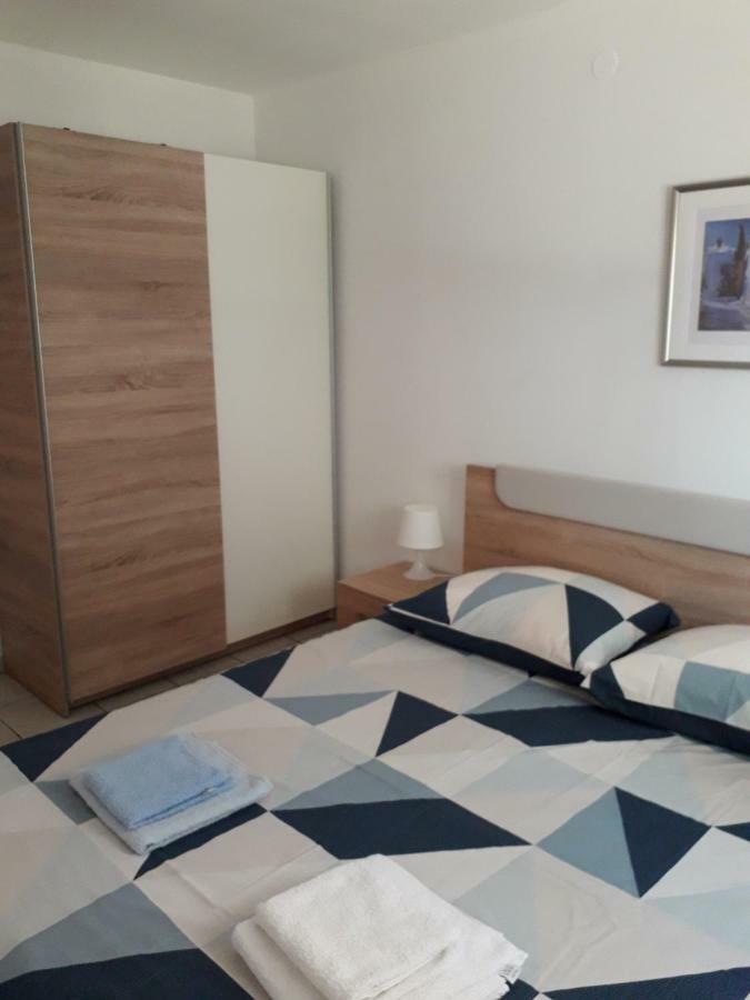 Apartmani Mia Ližnjan Exteriör bild