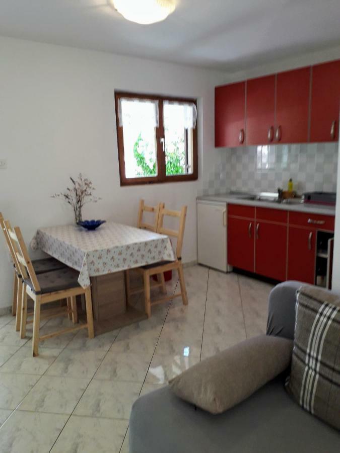 Apartmani Mia Ližnjan Exteriör bild
