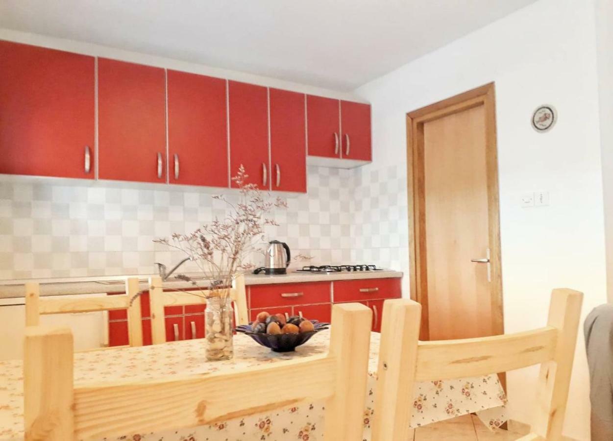 Apartmani Mia Ližnjan Exteriör bild